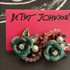 Betsey Johnson blue flower earrings